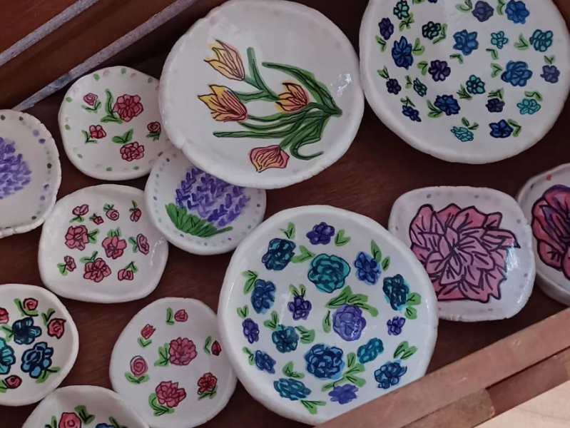 Adventures in handbuilding and surface decorating ceramics